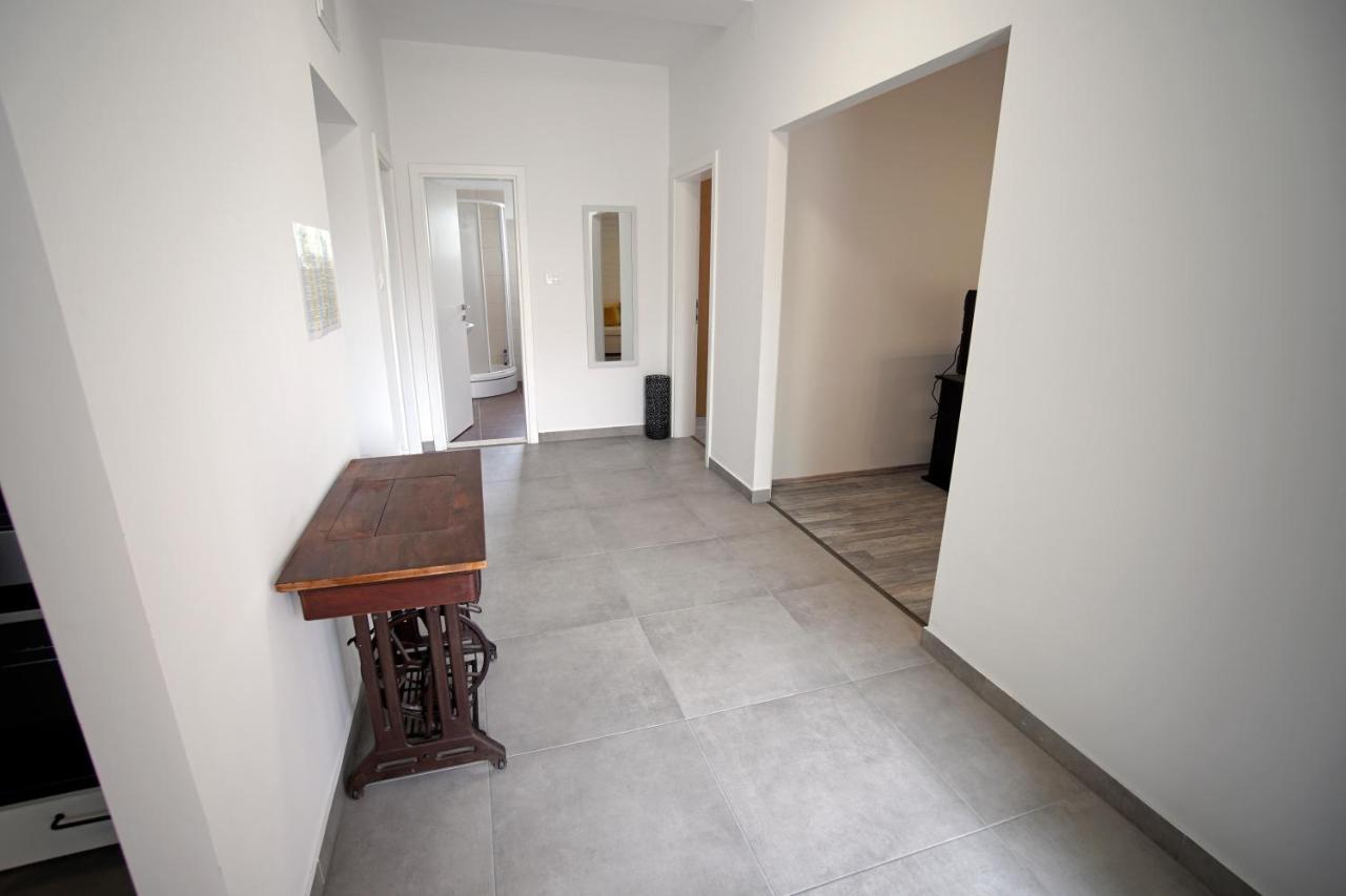 House - Apartman Sarah คาชเตลา ภายนอก รูปภาพ