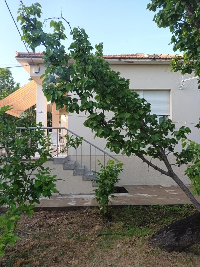 House - Apartman Sarah คาชเตลา ภายนอก รูปภาพ