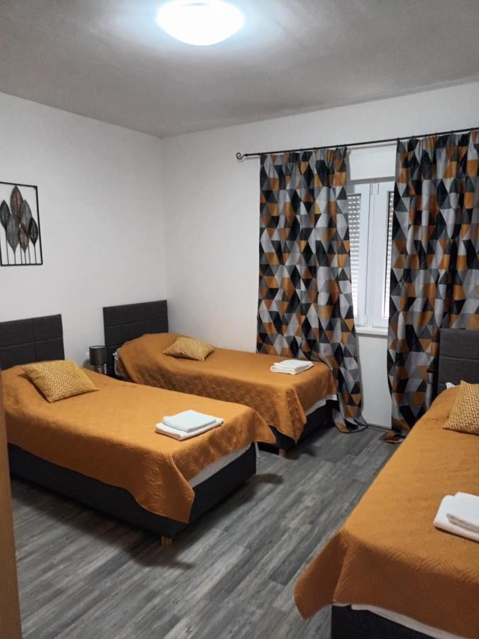House - Apartman Sarah คาชเตลา ภายนอก รูปภาพ